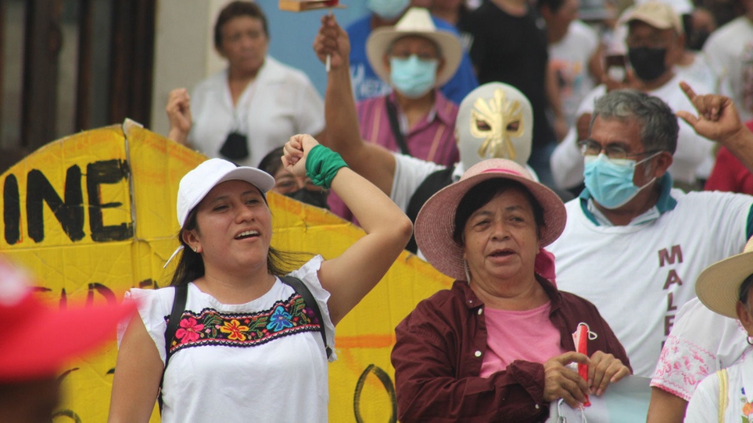 Cerca de 200 personas marchan en Campeche en apoyo a la Reforma Electoral de AMLO