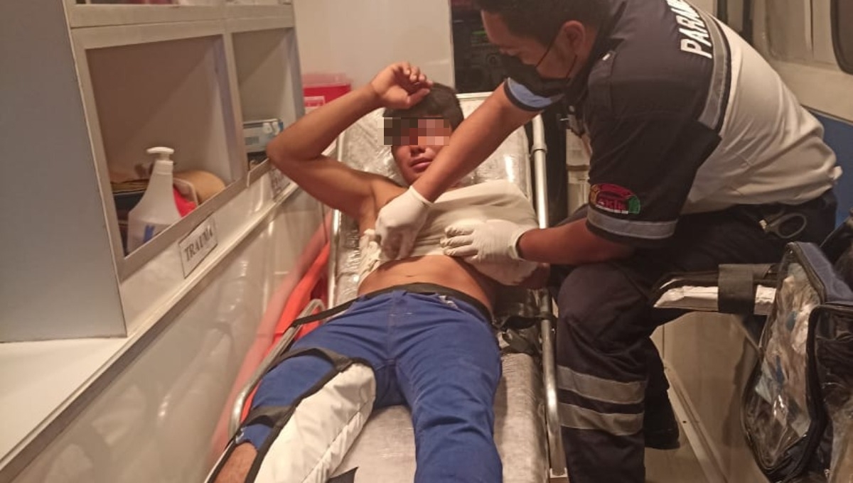 Las dos víctimas de 14 y 16 años fueron atacados con tubos por alrededor de 6 jóvenes en Akil