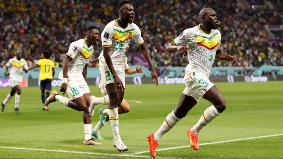 Un gol de Kalidou Koulibaly en el minuto 70 eliminó a Ecuador del Mundial 2022 y clasificó para los octavos de final a Senegal