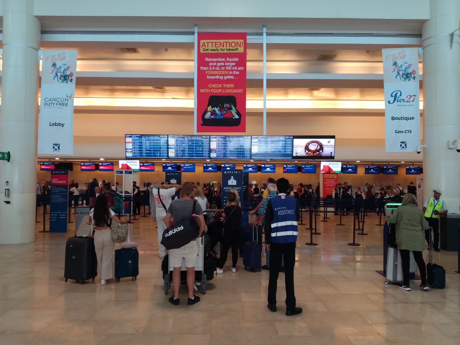 Aeropuerto de Cancún registra cancelaciones y retrasos en vuelos: EN VIVO