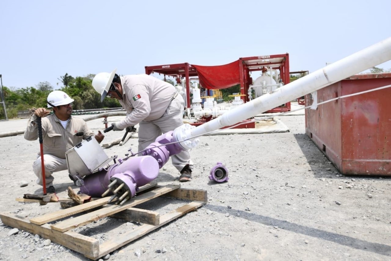 Petroleros de Ciudad del Carmen, con trabajo de riesgo y mal pagado