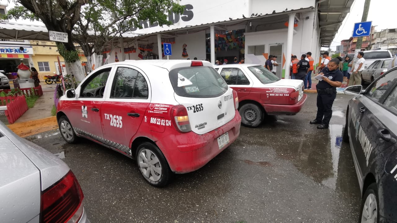 Joven causa movilización policiaca en Ciudad del Carmen tras negarse a pagarle a un taxista