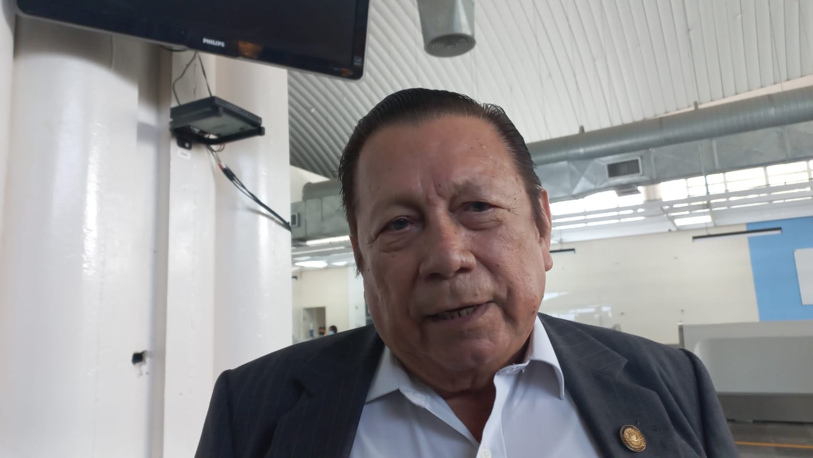 Exgobernador de Campeche normaliza desbandada en el PRI