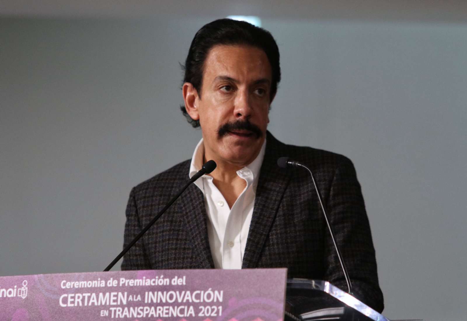 El exgobernador de Hidalgo también aseguró que competirá por la dirigencia del PRI