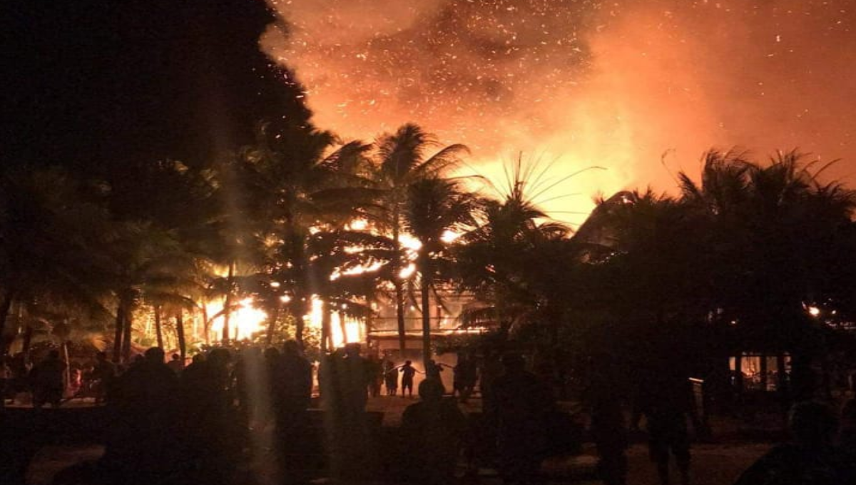 El lunes dos hoteles fueron consumidos por un fuerte incendio en Holbox