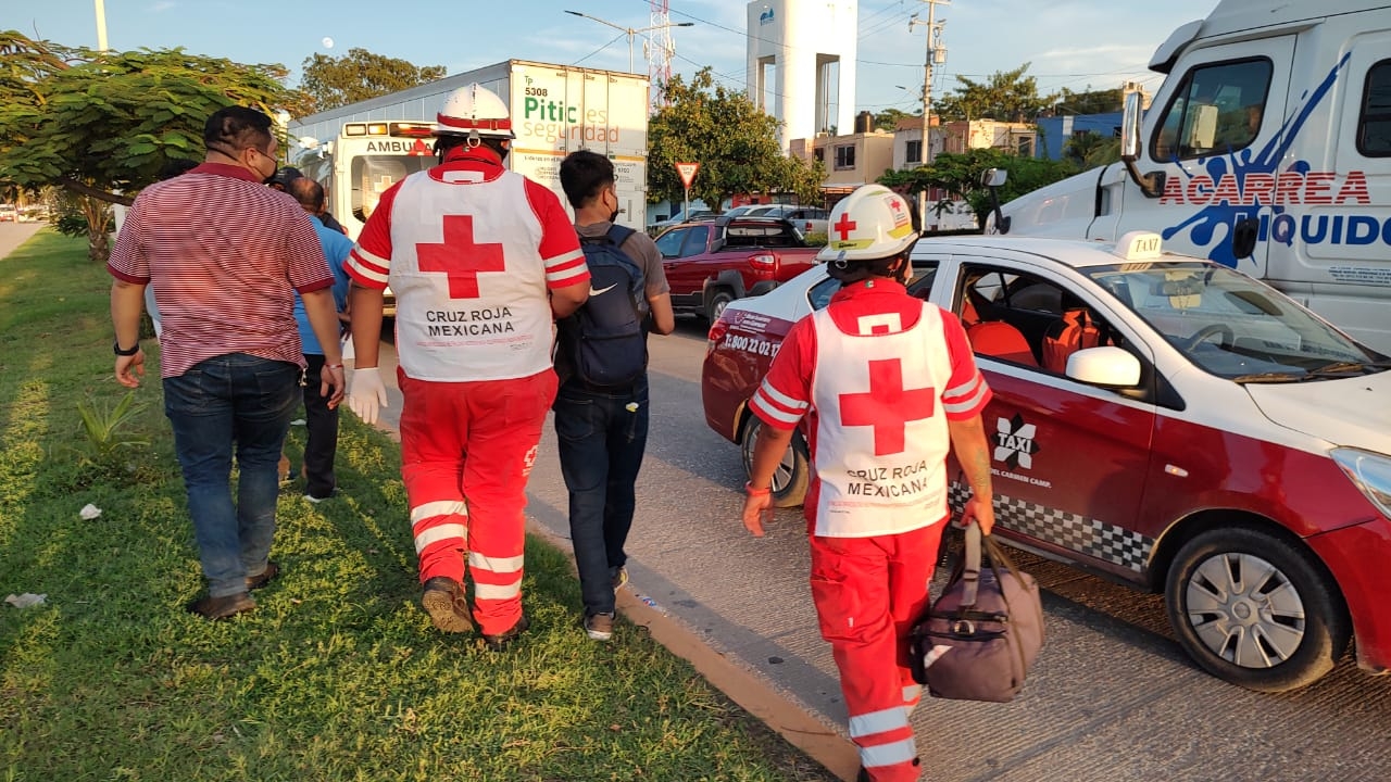 Taxista atropella a joven en Ciudad del Carmen; no lo vio al cruzar