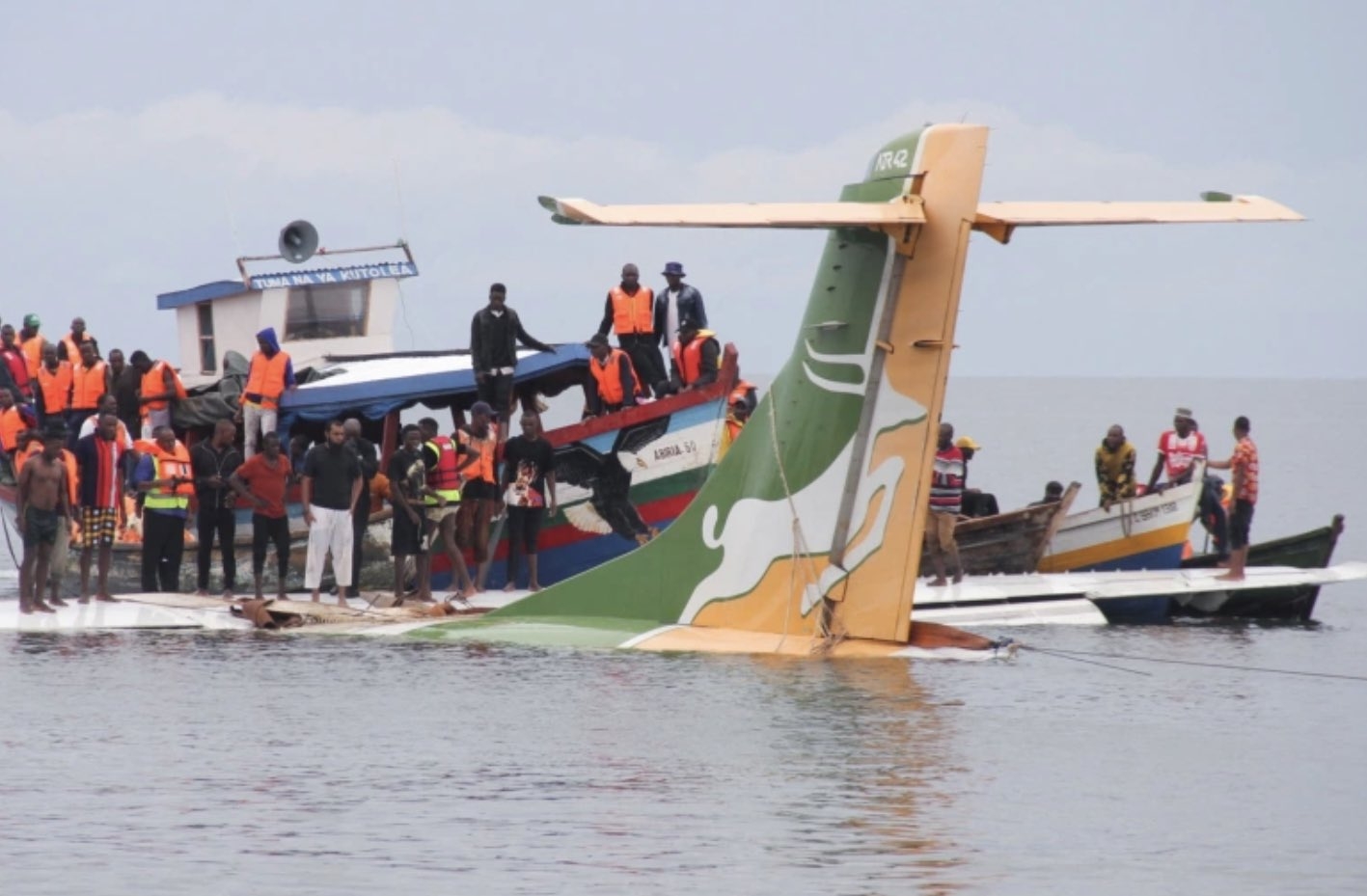 Reportan 19 muertos tras accidente aéreo en Tanzania