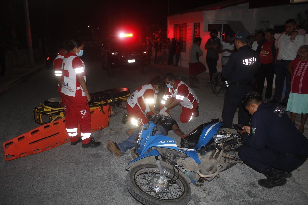 Motociclistas ebrios chocan de frente en Tizimín