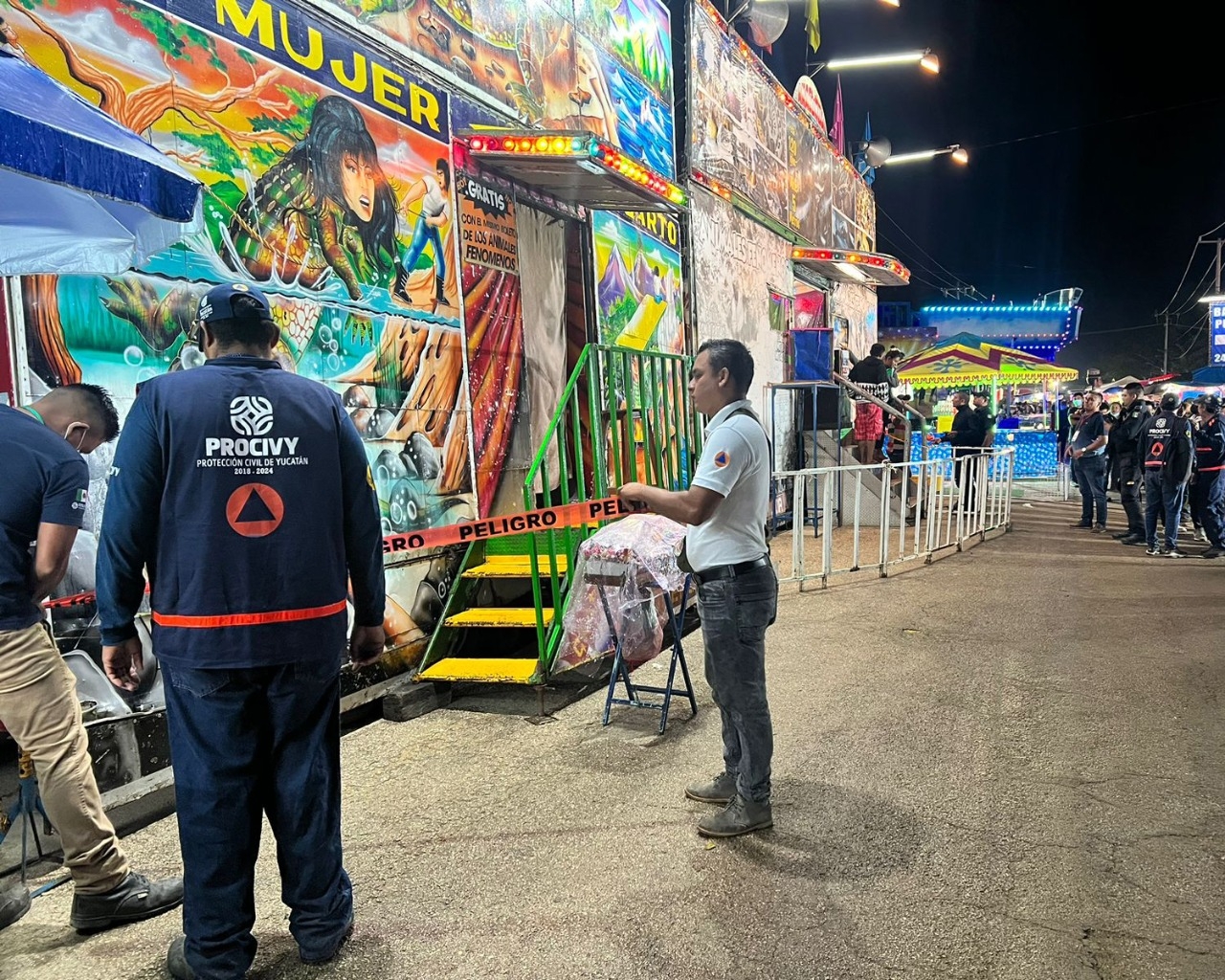 Clausuran espectáculo de la Mujer Lagarto en la Feria de la Naranja en Oxkutzcab