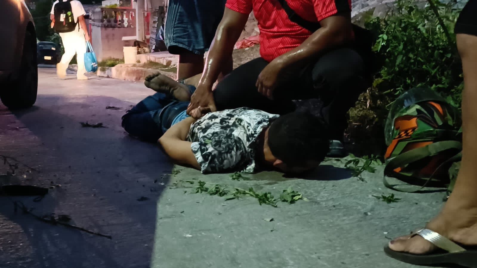 Detienen a un hombre por golpear a su madre en Campeche