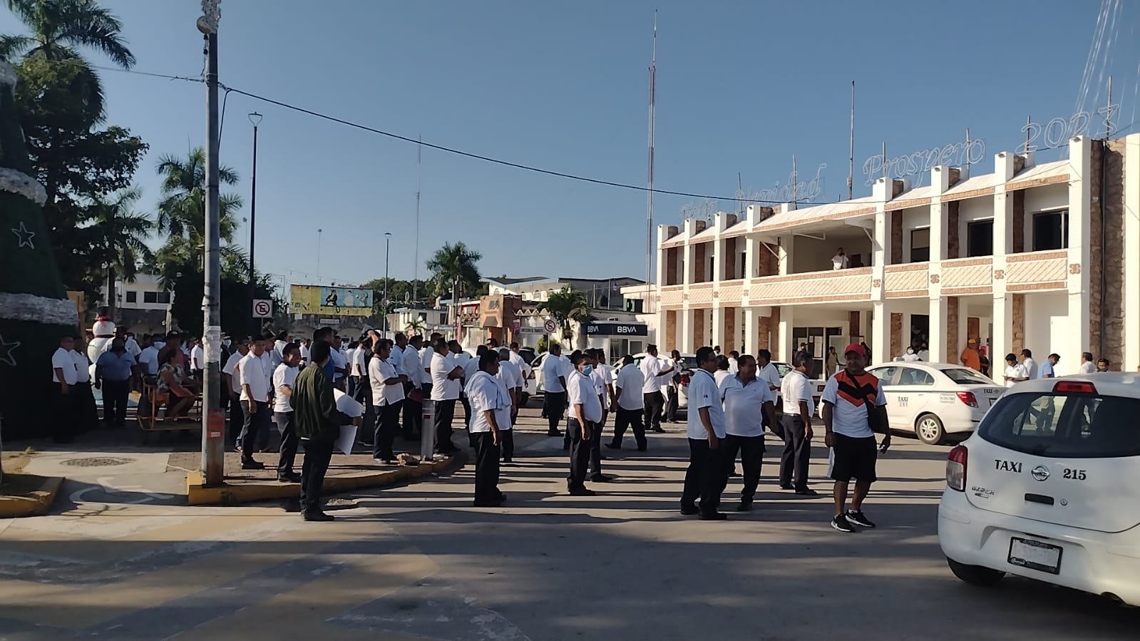 Se hizo una serie de consignas en contra del Juez que autorizó el ingreso de la plataforma Uber en la entidad