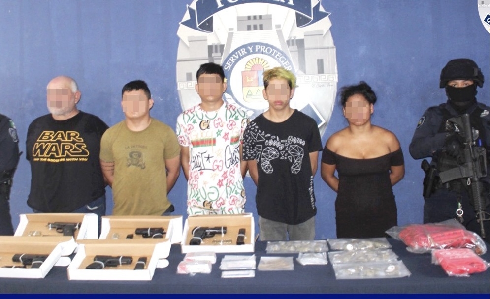 Detienen a presunto líder criminal con armas y droga en Cancún