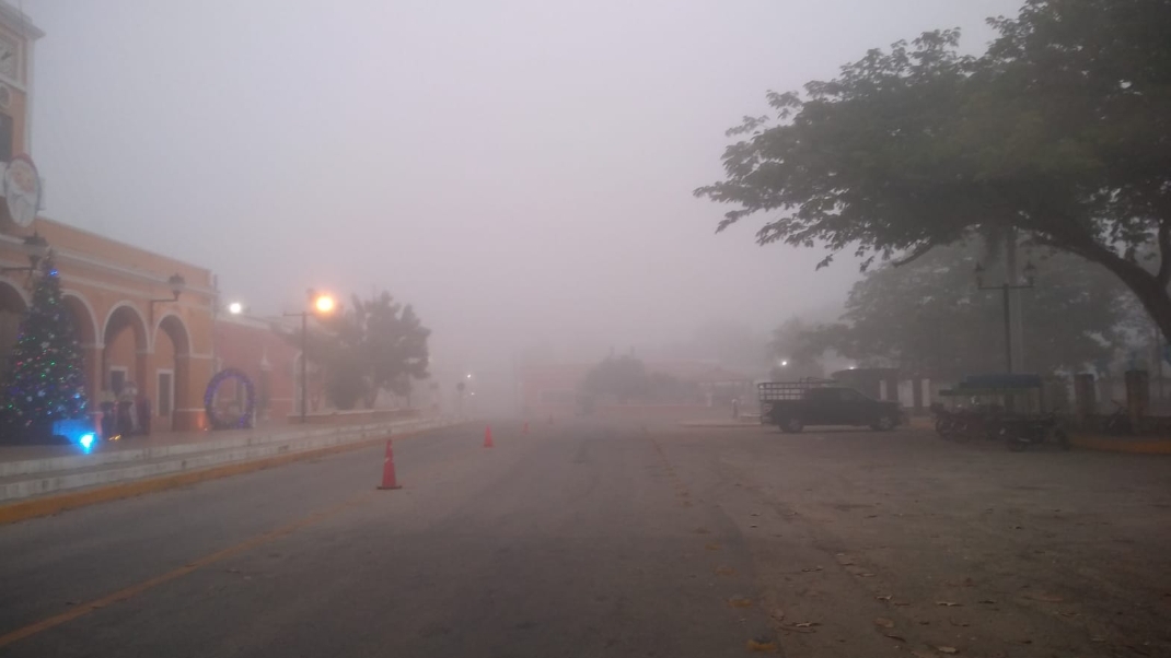 Neblina cubre gran parte de los municipios de Yucatán ante el paso del Frente Frío 16