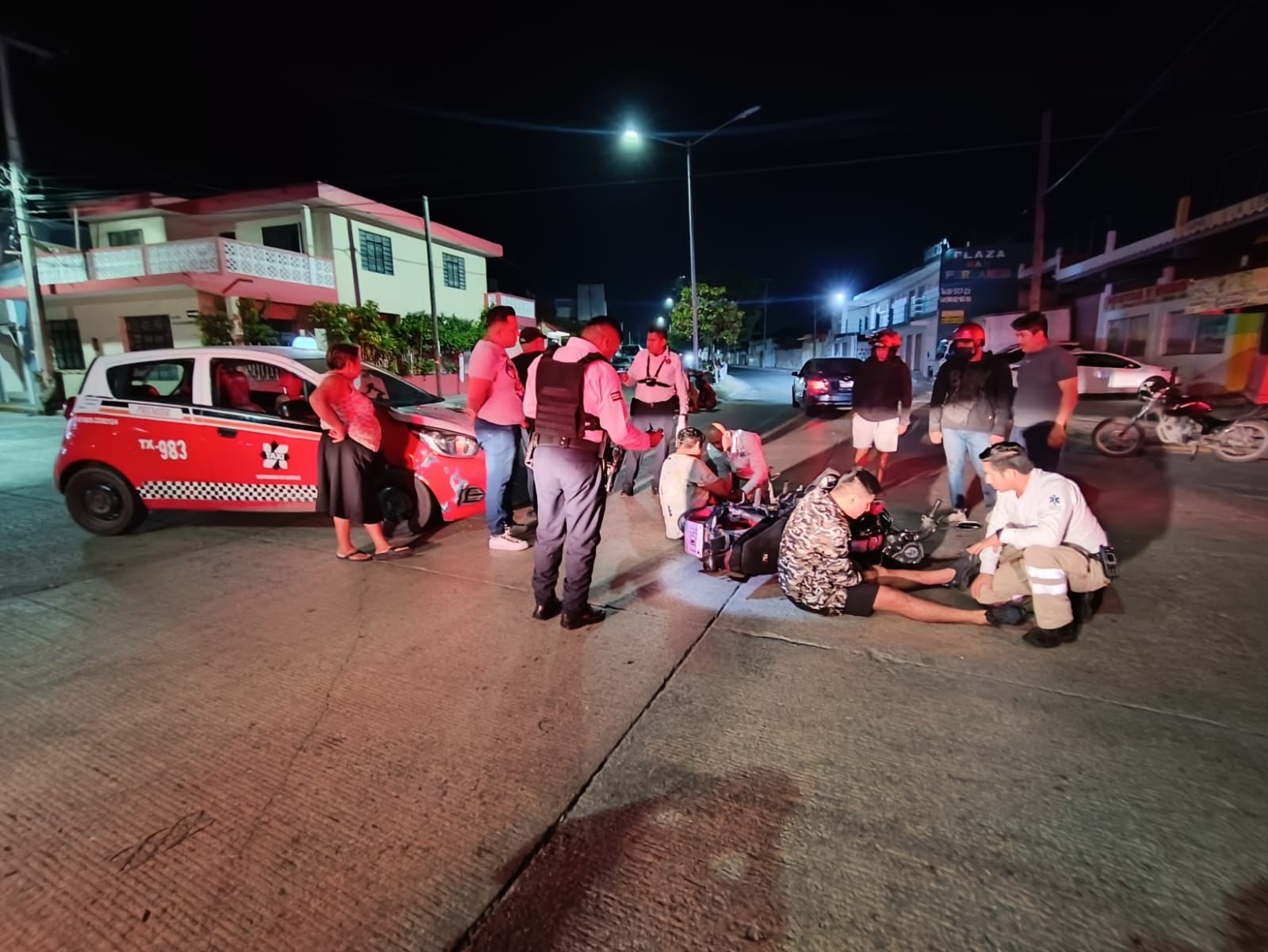 Taxista causa accidente vial cerca del barrio de Santa Lucía en Campeche