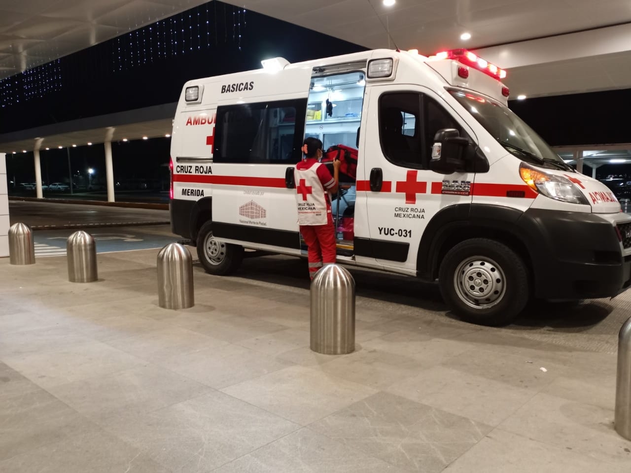 Los demás pasajeros del vuelo 1110 de VivaAerobus esperaron poco más de media hora para descender del avión