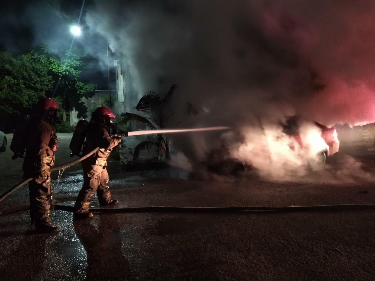 El incendio fue controlado por el Cuerpo de Bomberos en Cancún