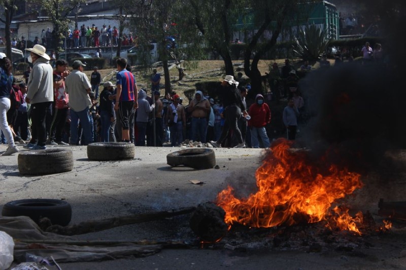 Así fue el enfrentamiento entre Policías de la CDMX y habitantes de Xochimilco: VIDEO