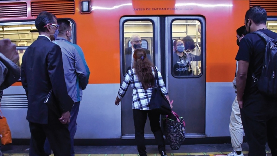 Hombre se tira a las vías del Metro de la Línea 9 en la CDMX