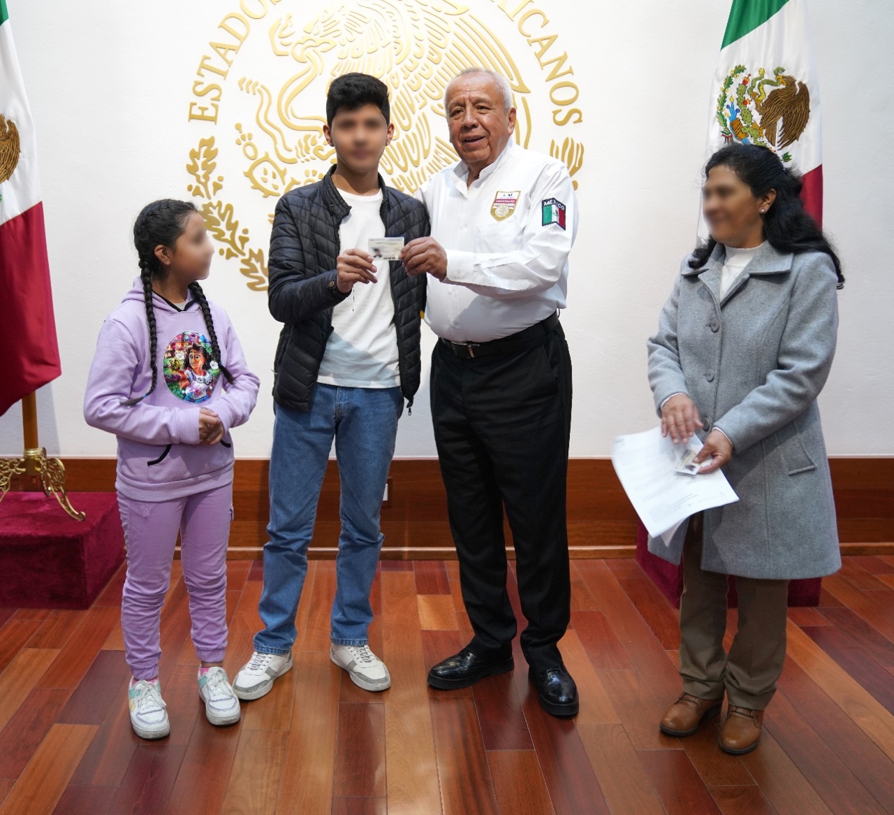 La esposa e hijos del expresidente de Perú pidieron asilo a México tras crisis política.