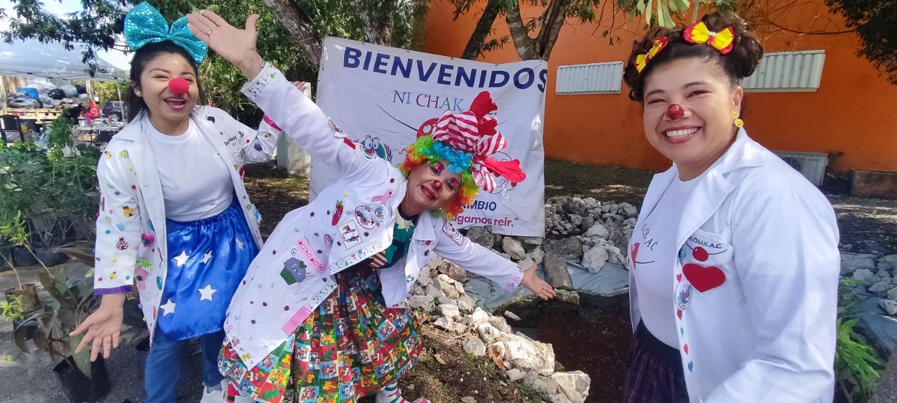 Las personas al donar alimentos y enseres ayudan a sobrepasar a los familiares esta dura enfermedad que sufren sus pequeños