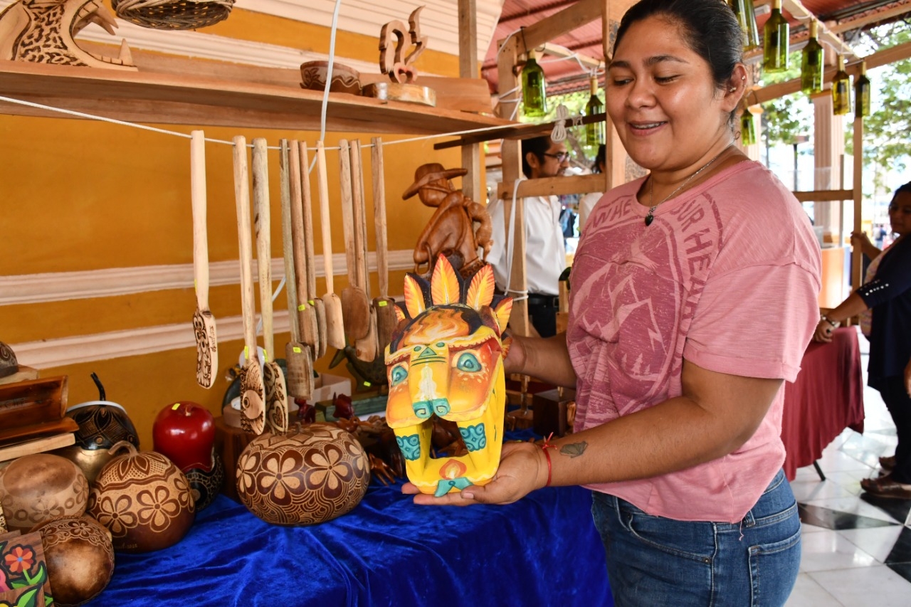 Artesanas de Campeche piden a compradores no regatear los precios de sus productos