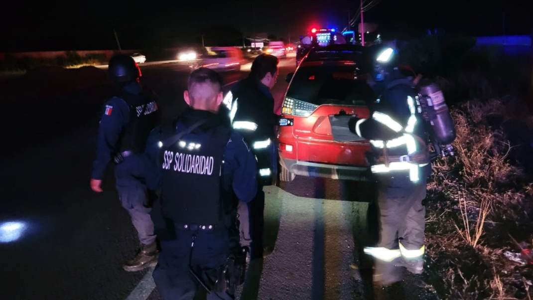 Bomberos llegaron al lugar, luego de una llamada de auxilio