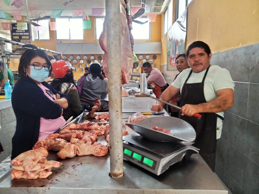 Locatarios celebran Navidad con buenas ventas en Izamal