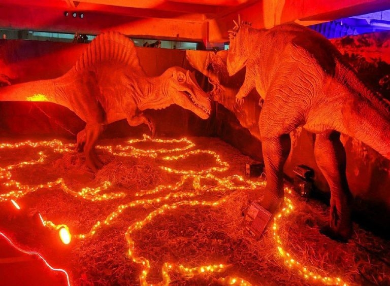 La Expo Dinosaurios comenzó en Tizimín este lunes