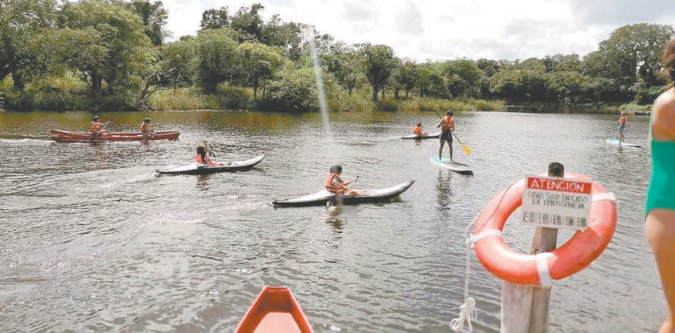 Tres Lagunas se ubica a pocos kilómetros de la comunidad El Ideal; ofrecen kayaks y senderismo