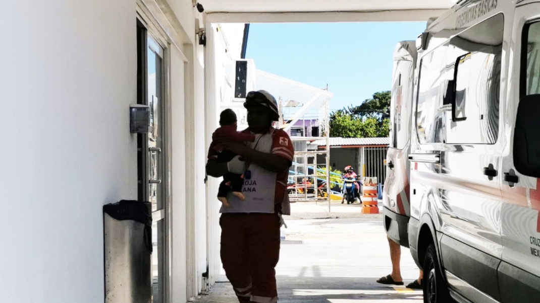 Bebé de año y medio casi se ahoga con un pedazo de bolsa en Ciudad del Carmen: EN VIVO