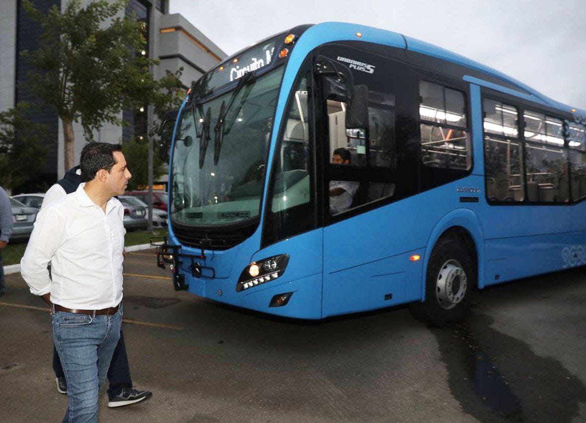 Mauricio Vila supervisa nuevas unidades del Sistema de Transporte Público Va y Ven