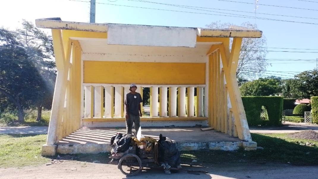 Lázaro Cabrera Pérez confirmó que estos lugares están llenos de maleza y deteriorados, hecho que se repite a lo largo de las comunidades