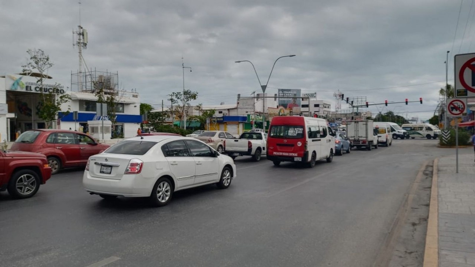 Automóviles, camionetas, camiones y autobuses pagarán mil 299 pesos por las nuevas matrículas, y las motocicletas, 433