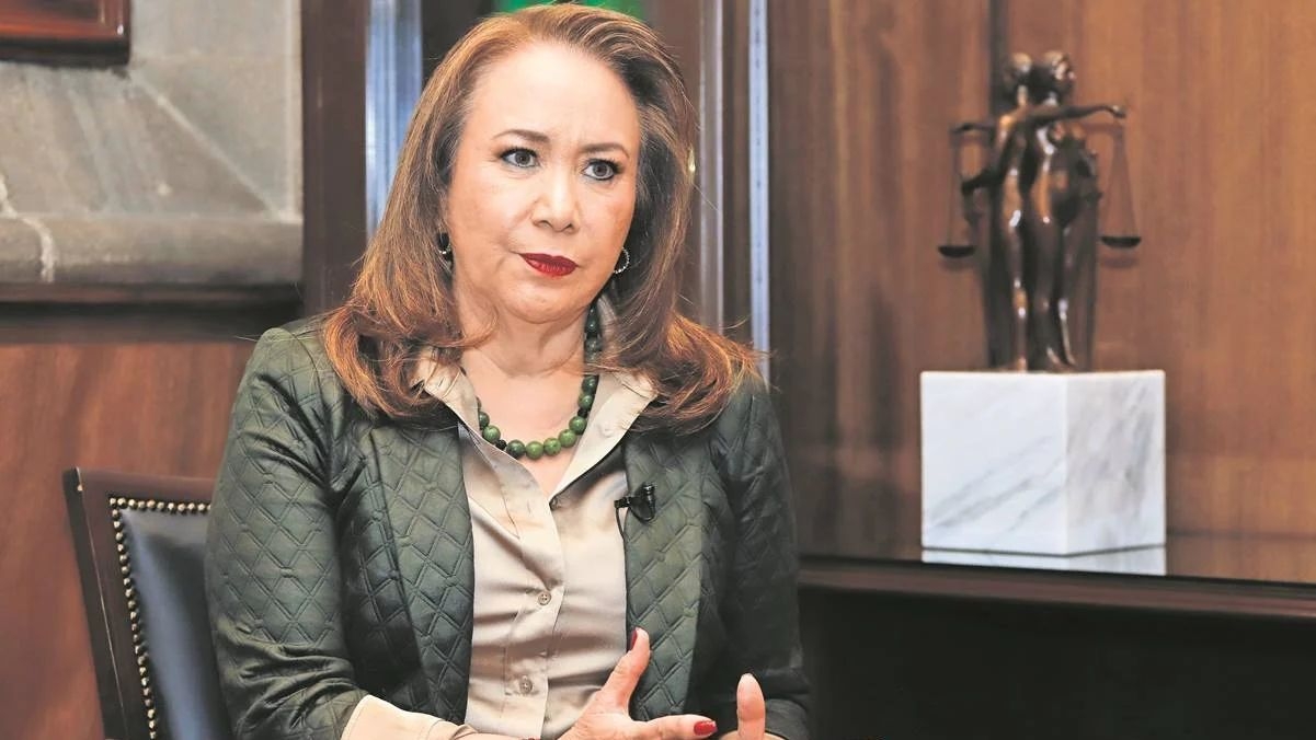 UNAM llama a comparecer a la ministra Yazmín Esquivel por el plagio de su tesis