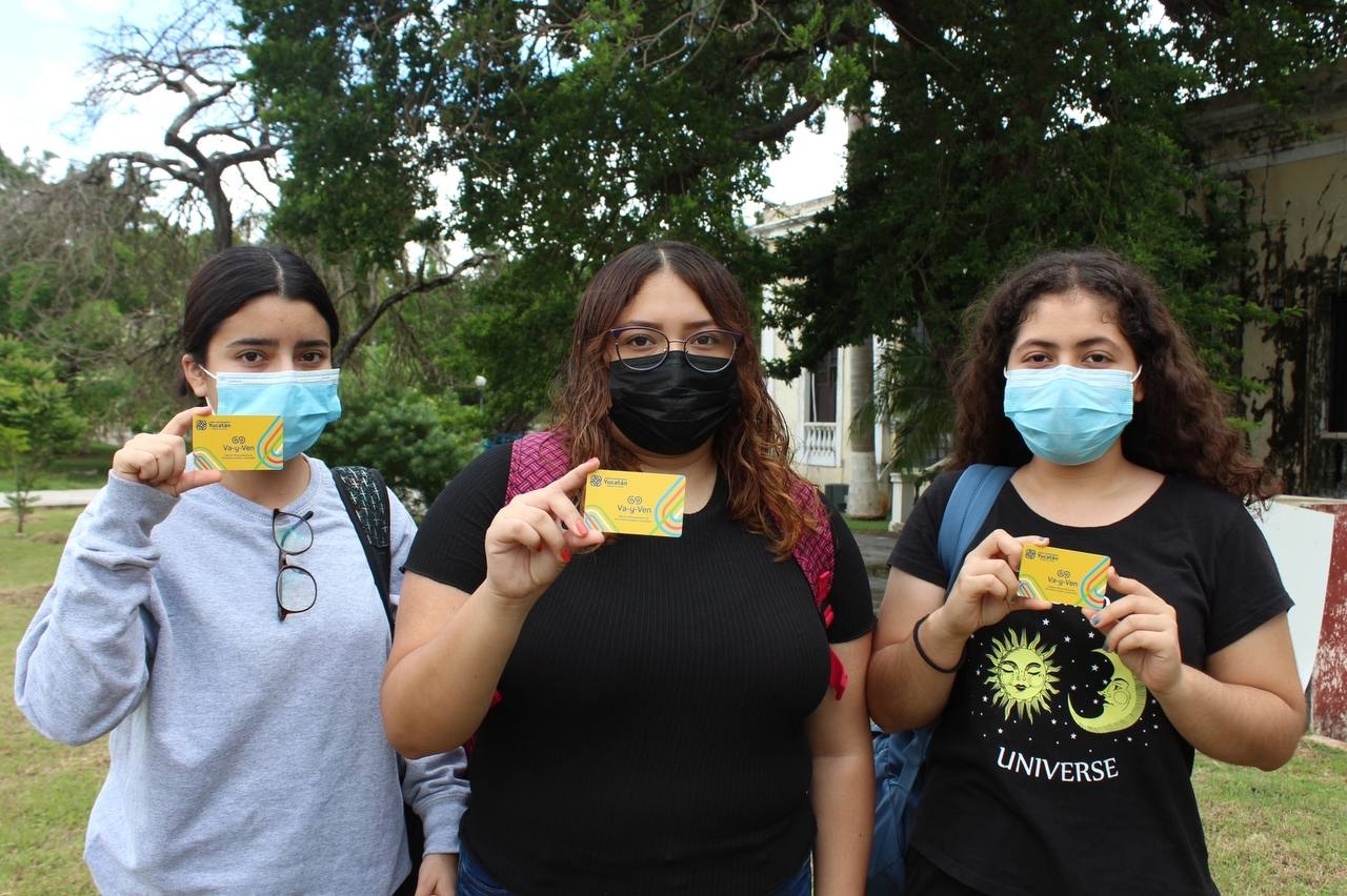 La tarjeta para estudiantes de Va y Ven se acepta todo el año