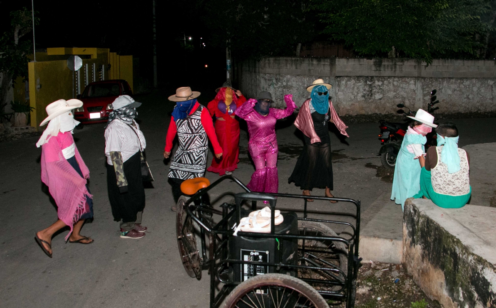 Con alegría y bailes, habitantes de Mama, Yucatán, despiden al 2022