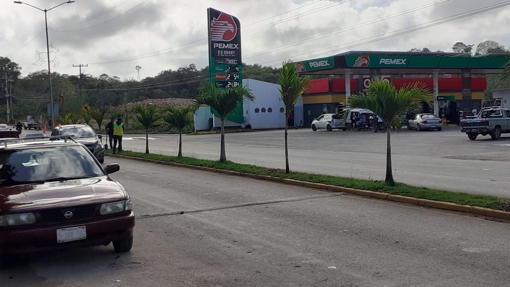 Registran asalto en Oxxo de la salida de José María Morelos