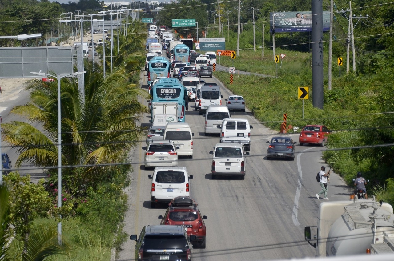 Remodelación de la avenida Colosio en Cancún, entre el caos vial; rutas alternas están saturadas