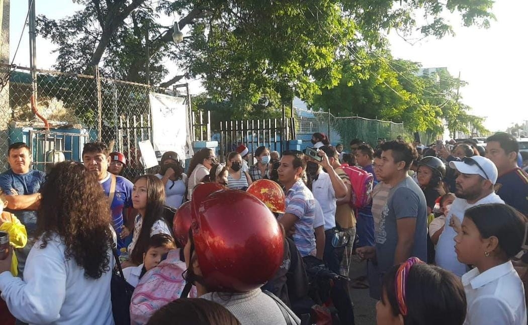 Dan de baja al Director de una escuela en Progreso por presunto robo de fondos