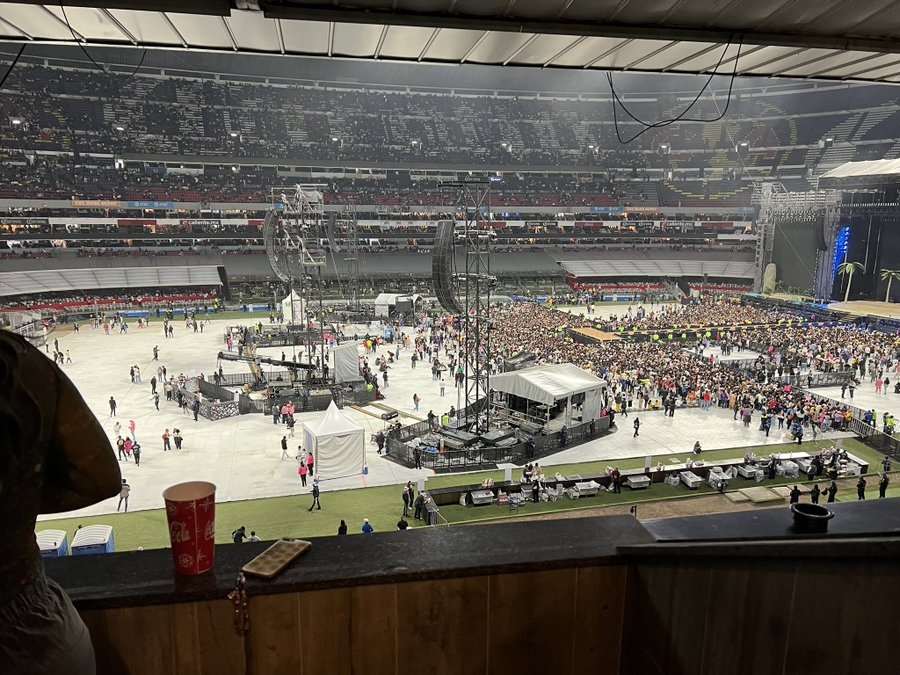 Así se vivió el concierto semivacío de Bad Bunny en el Estadio Azteca: VIDEO