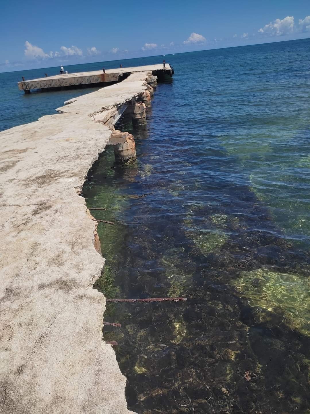 Muelle de Xcalak, a punto de caerse y sin atención del Ayuntamiento de Chetumal