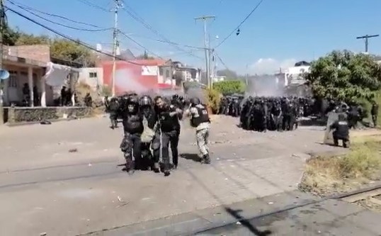 Elementos de la policía estatal resultaron heridos, tras ataque. Foto: Captura de pantalla