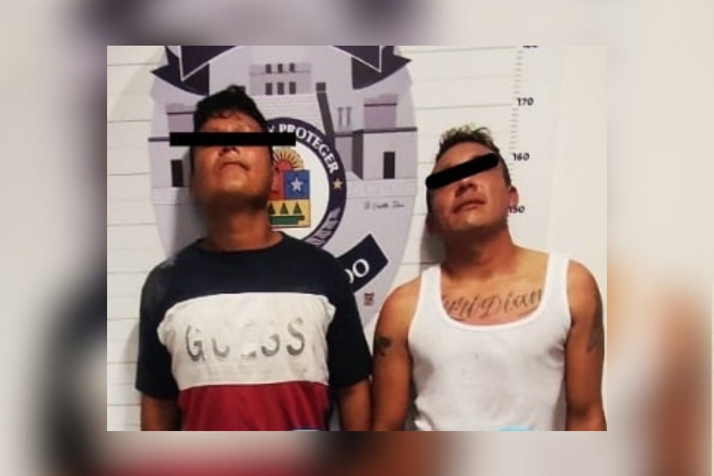 Los detenidos fueron acusados de robo a comercio, en agravio de un Oxxo ubicado en la Supermanzana 217 de Cancún