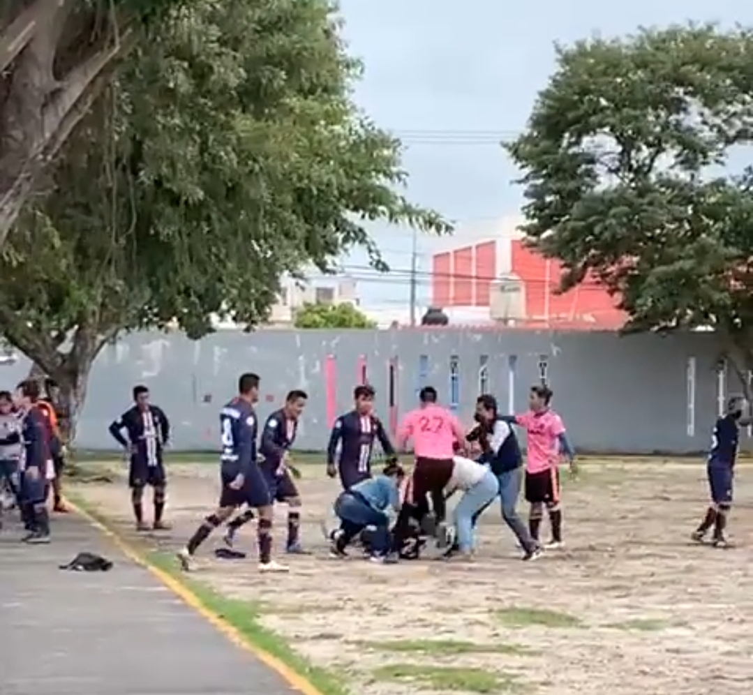 La pelea fue grabada por varias personas