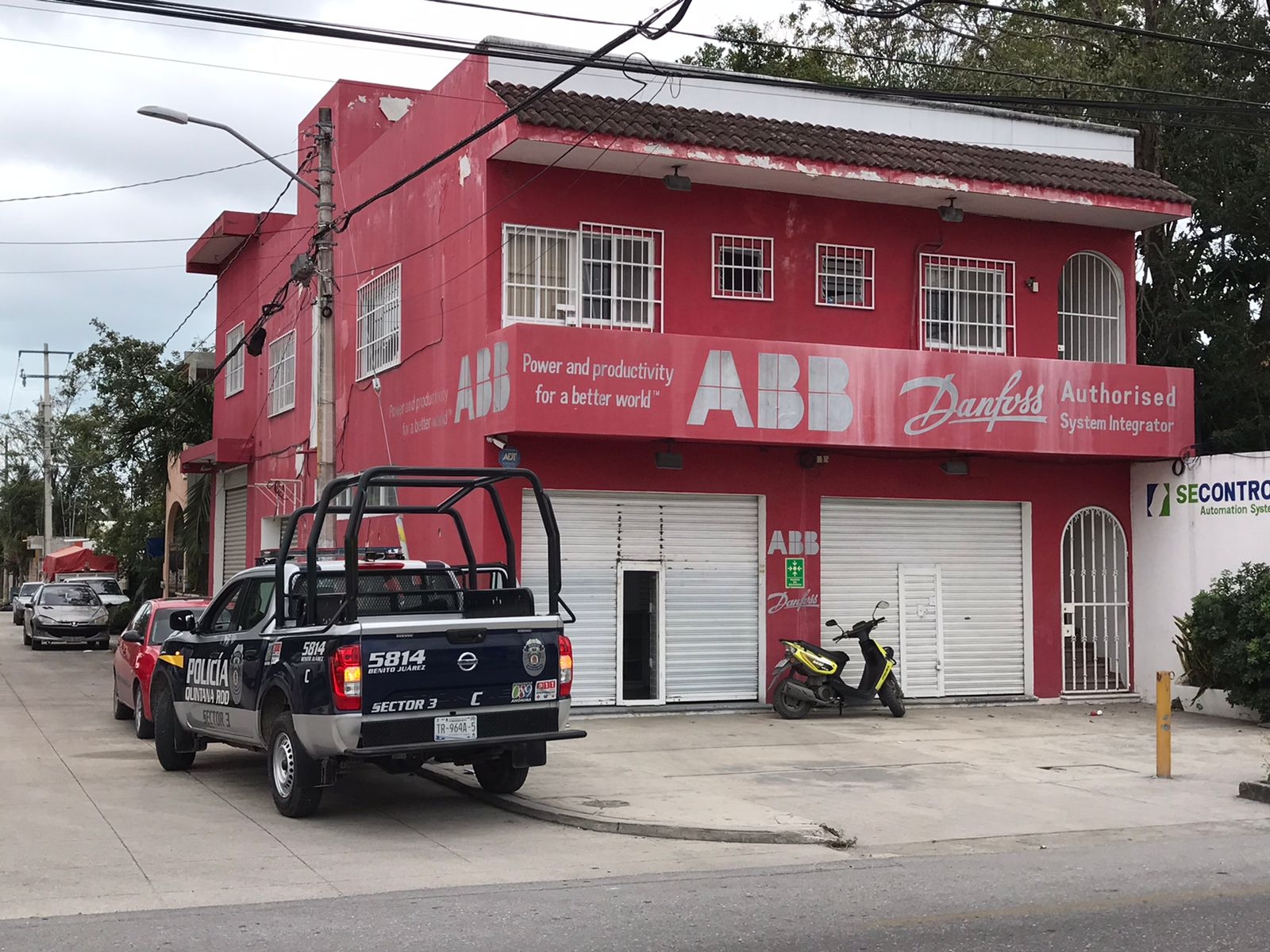 Empleados del negocio en Cancún narraron a policías cómo ocurrió el robo armado en la Supermanzana 230