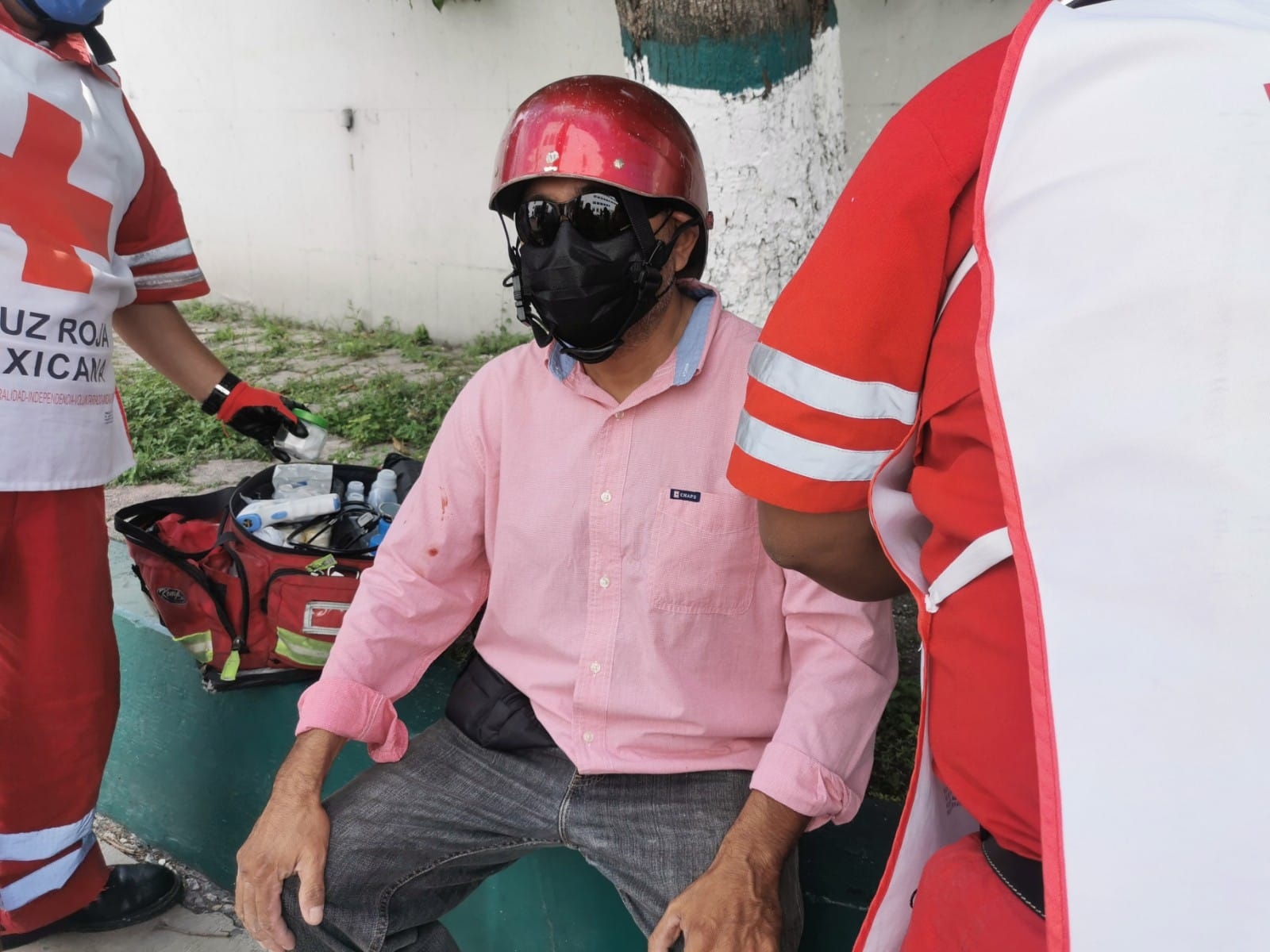 Conductor huye tras chocar contra un vendedor en Ciudad del Carmen