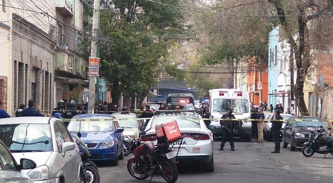 Dos hombres son atacados en la colonia Santa María La Ribera de la alcaldía Cuauhtémoc; uno de ellos perdió la vida