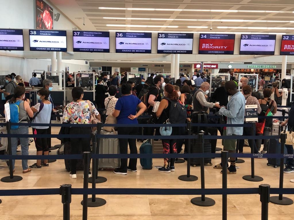 Aeropuerto de Cancún reporta 10 vuelos atrasados: VIDEO