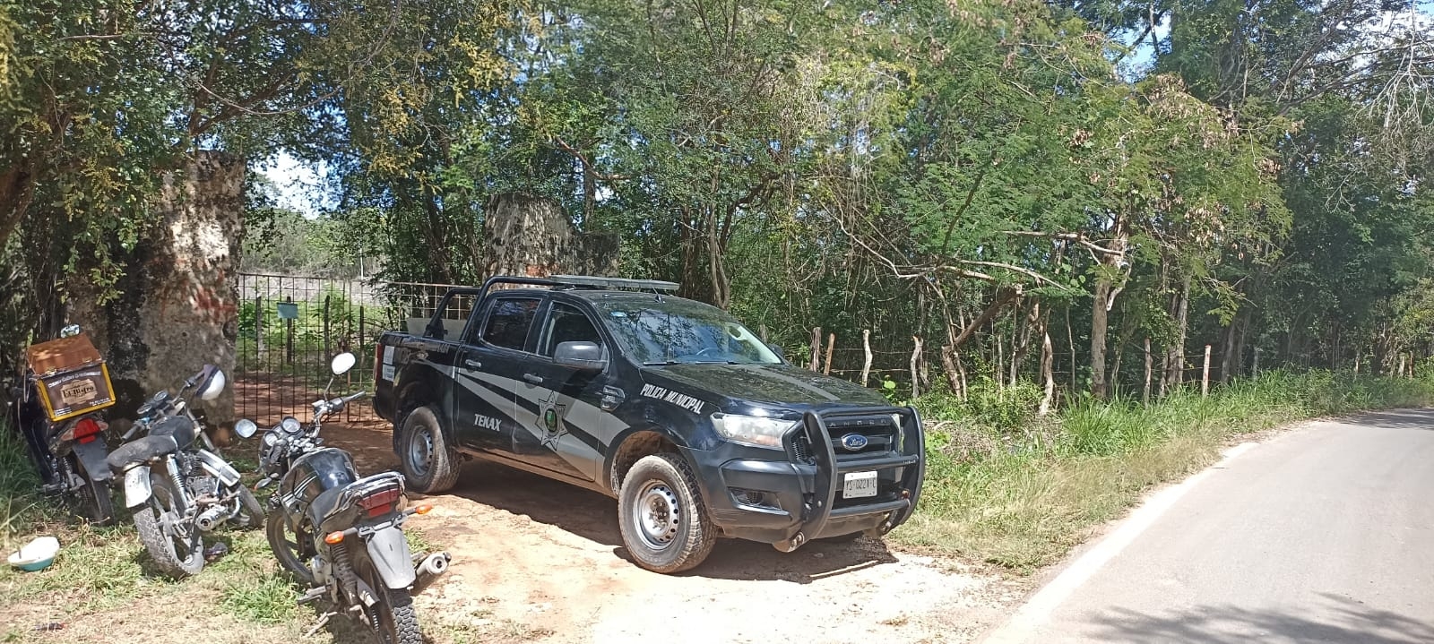 Elementos de la Policía Municipal acordonaron el área en el tramo antiguo Tekax-Xaya