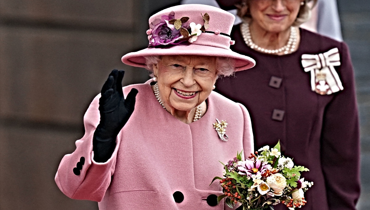 Este domingo se confirmó que la monarca de 95 años dio positivo a Covid-19. Foto: Especial